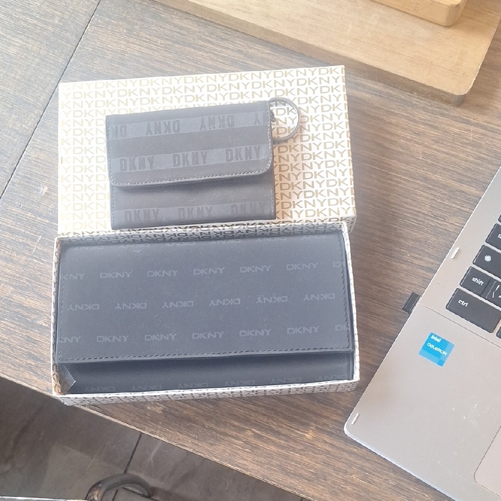 DKNY Black Wallet and Keychain Set